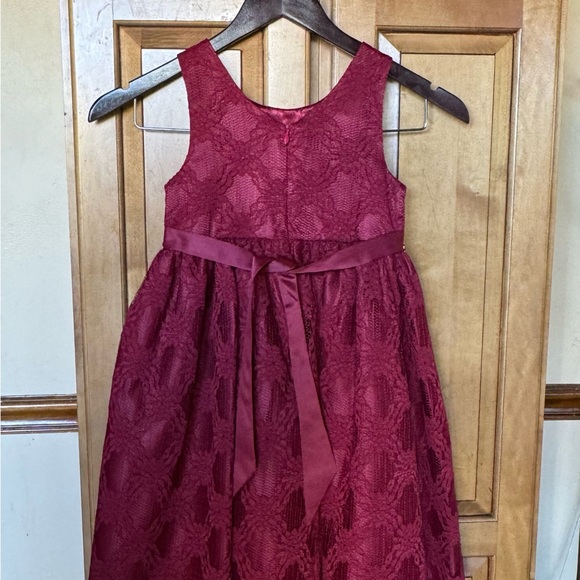 Girl Red Dress Size 6 - Picture 4 of 9